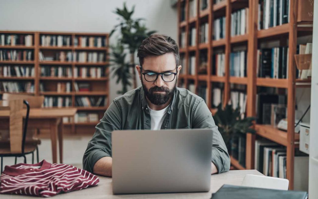 Regrouper ses contrats d&rsquo;assurance : économie réelle ou piège commercial ?